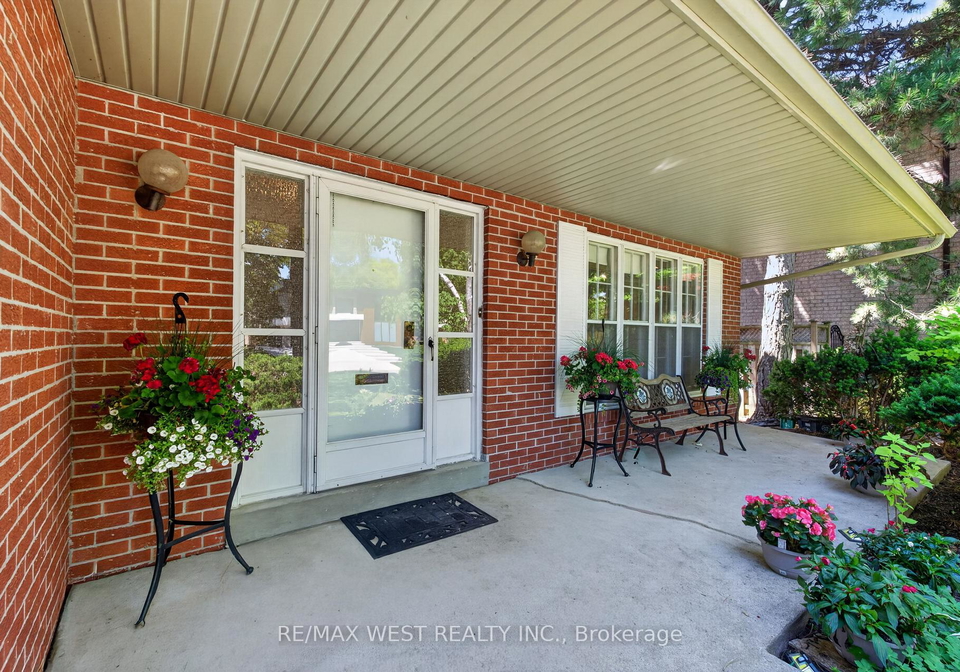 9-harlington-road-n-north-york-ontario-c13419482