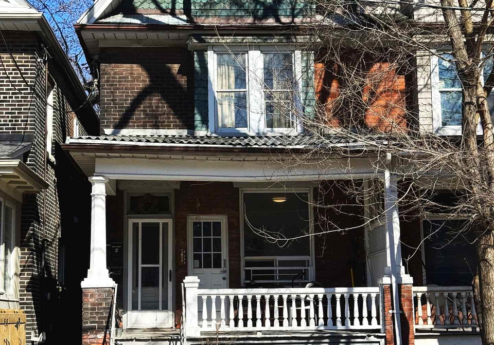 383-lansdowne-avenue-toronto-ontario-c13419544