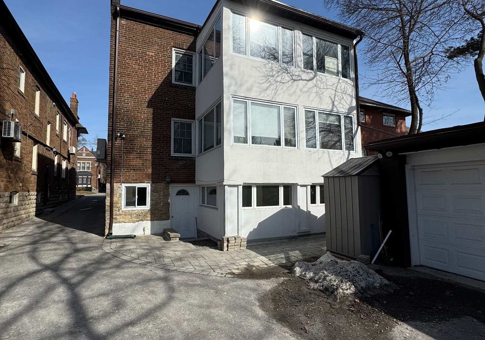 179-st-clair-avenue-e-toronto-ontario-c13420532