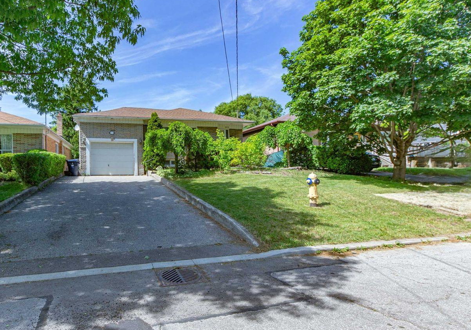 202-park-home-avenue-toronto-ontario-c13420572
