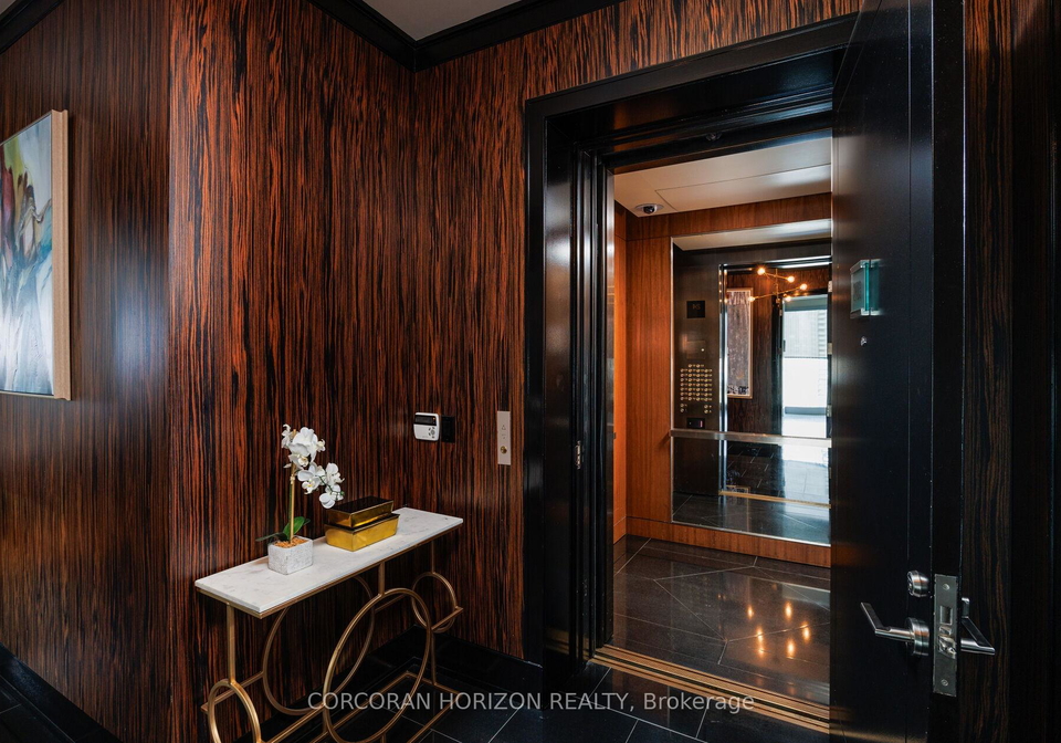 183-wellington-street-w-toronto-ontario-c13420944
