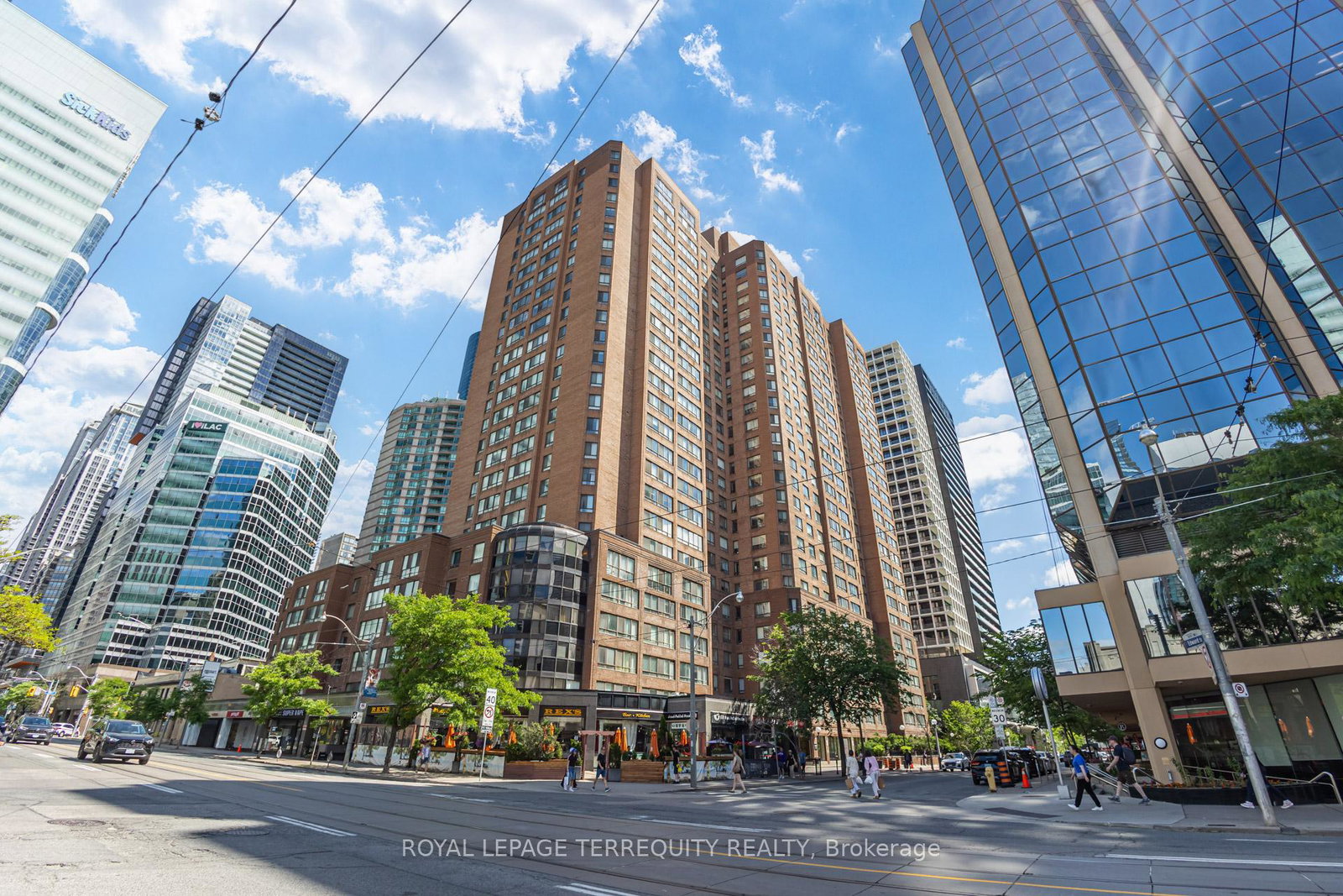 633-bay-street-toronto-ontario-c13421138
