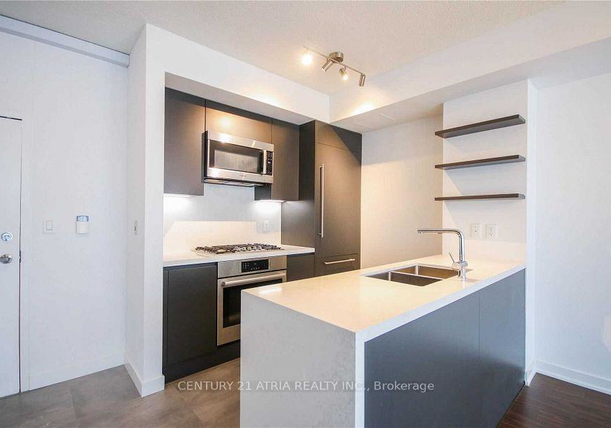 9-spadina-avenue-toronto-ontario-c13421284