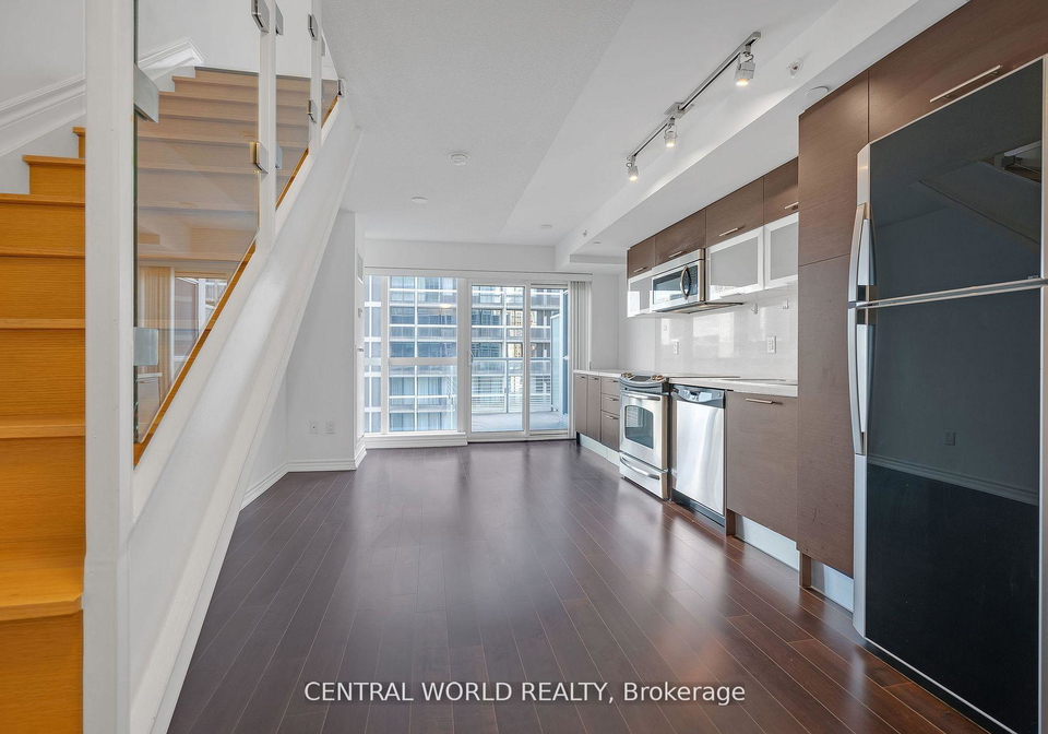 386-yonge-street-toronto-ontario-c13421326