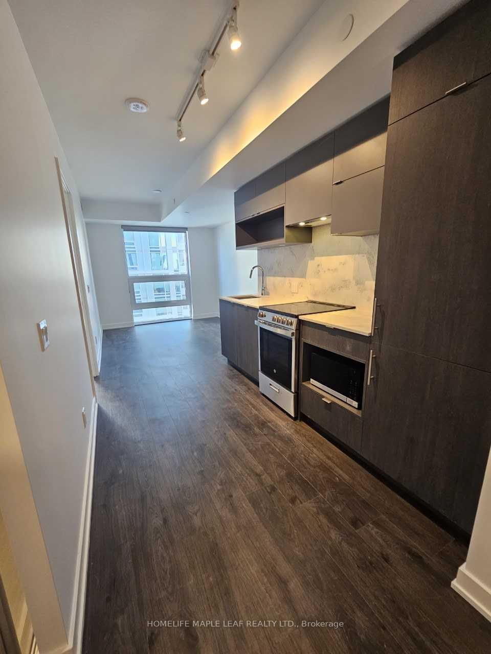 100-queen-street-e-toronto-ontario-c13421366