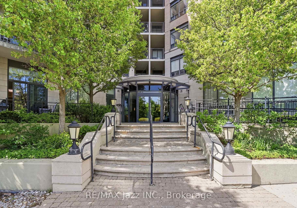16-dallimore-circle-north-york-ontario-c13421678
