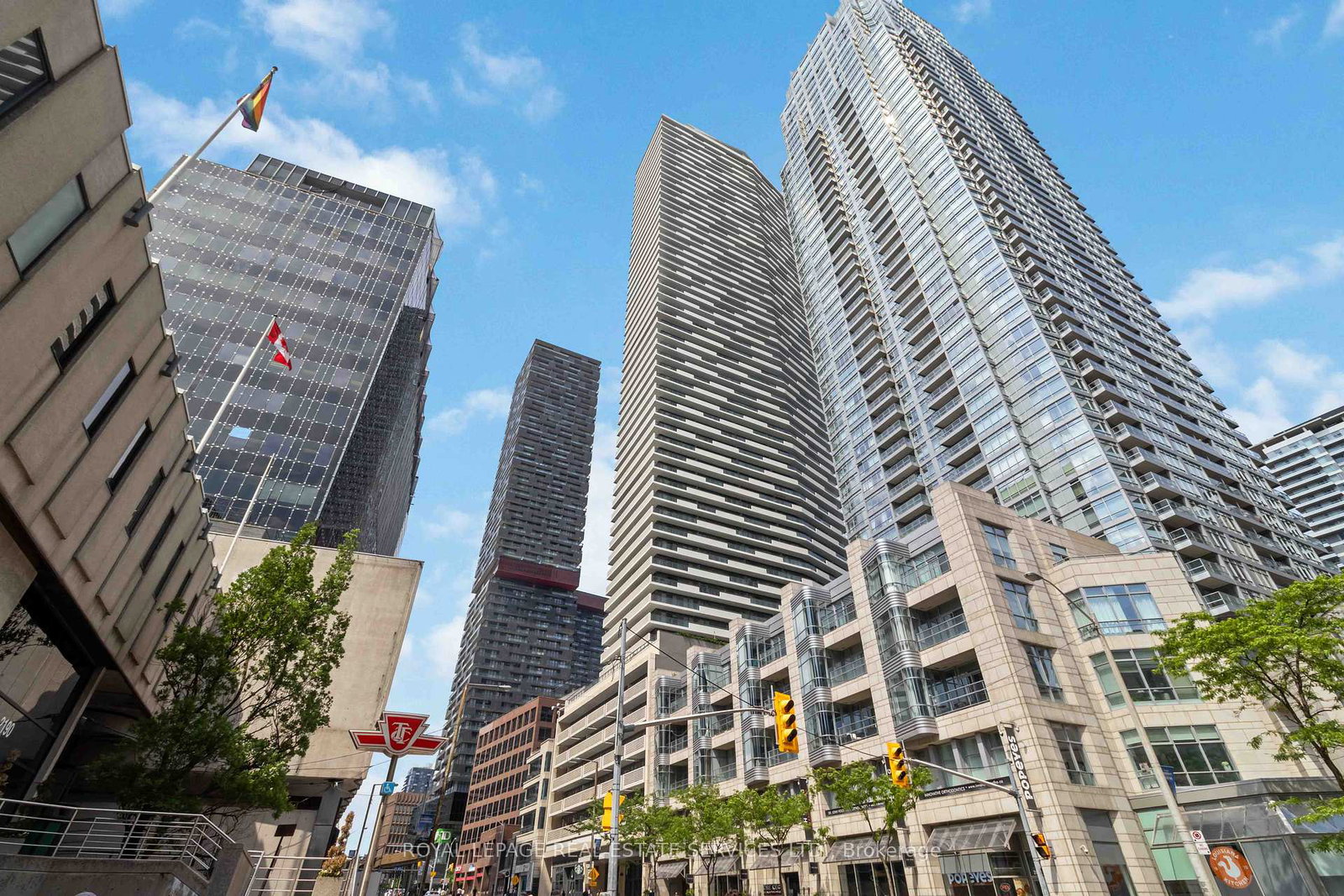 2221-yonge-street-toronto-ontario-c13421702