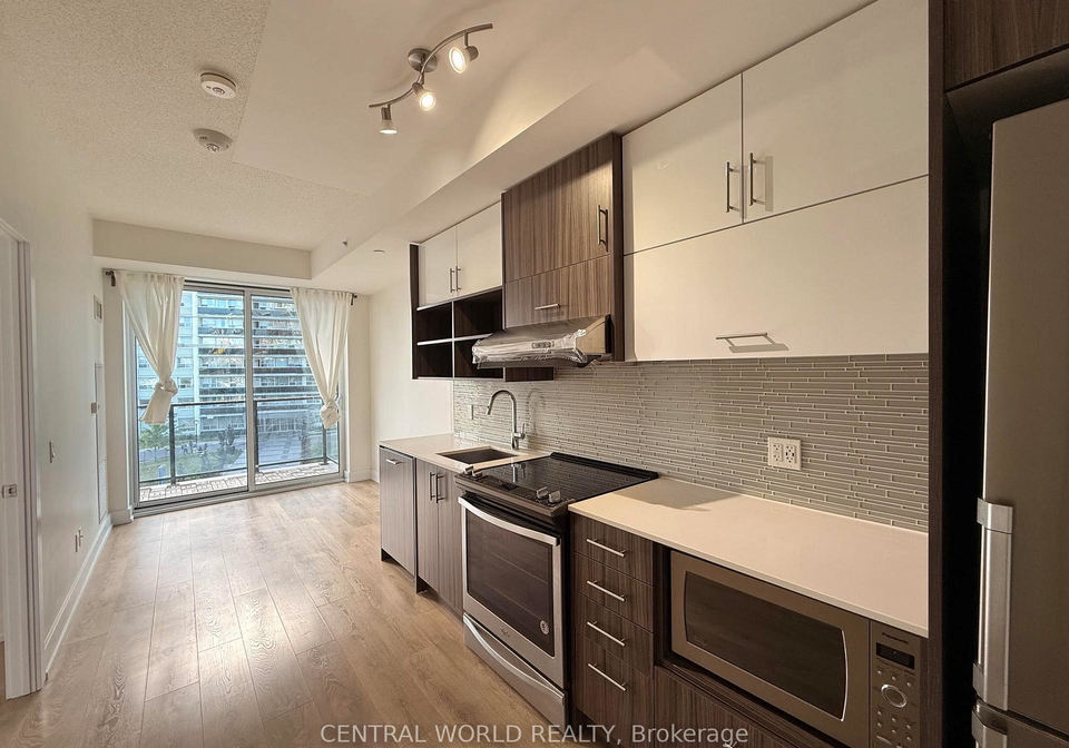 128-fairview-mall-drive-north-york-ontario-c13421736