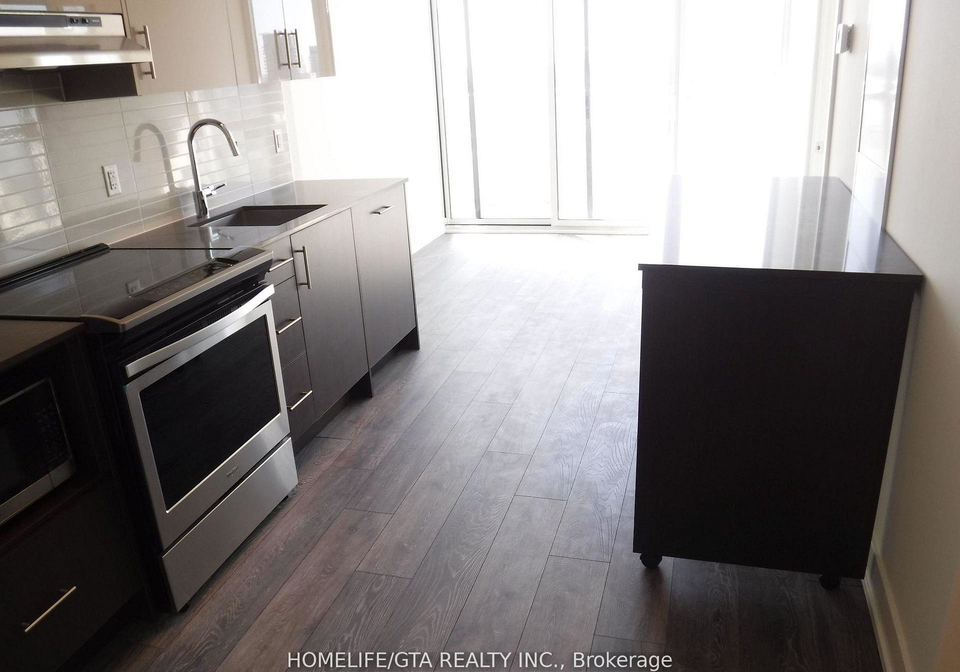 180-fairview-mall-drive-north-york-ontario-c13421742