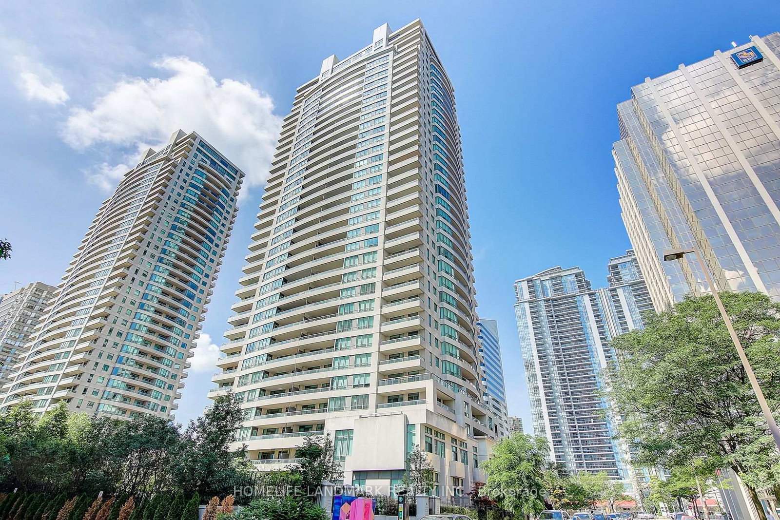 23-hollywood-avenue-north-york-ontario-c13421876