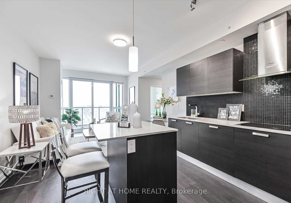 11-bogert-avenue-toronto-ontario-c13421936