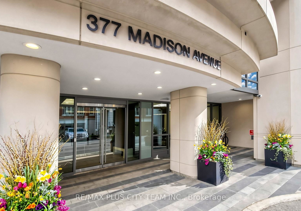 377-madison-avenue-toronto-ontario-c13421994