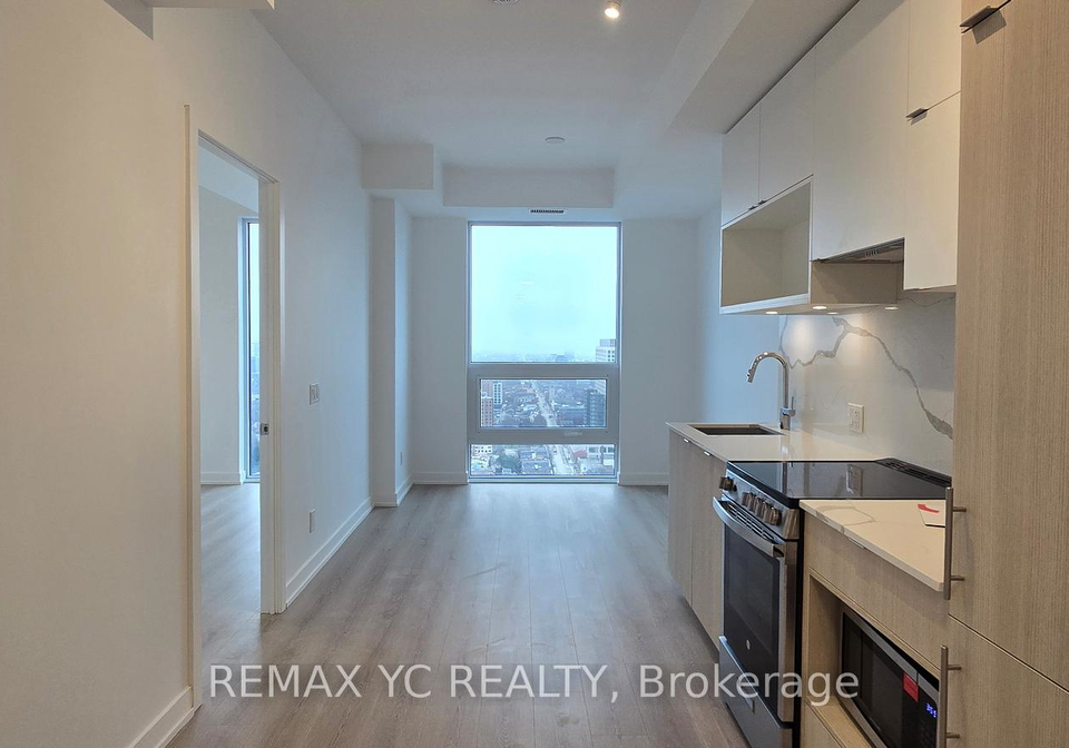 100-queen-street-e-toronto-ontario-c13422134
