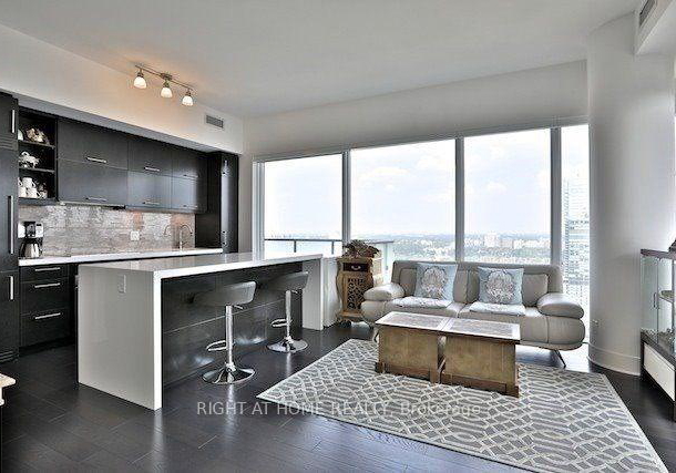 1080-bay-street-toronto-ontario-c13422374
