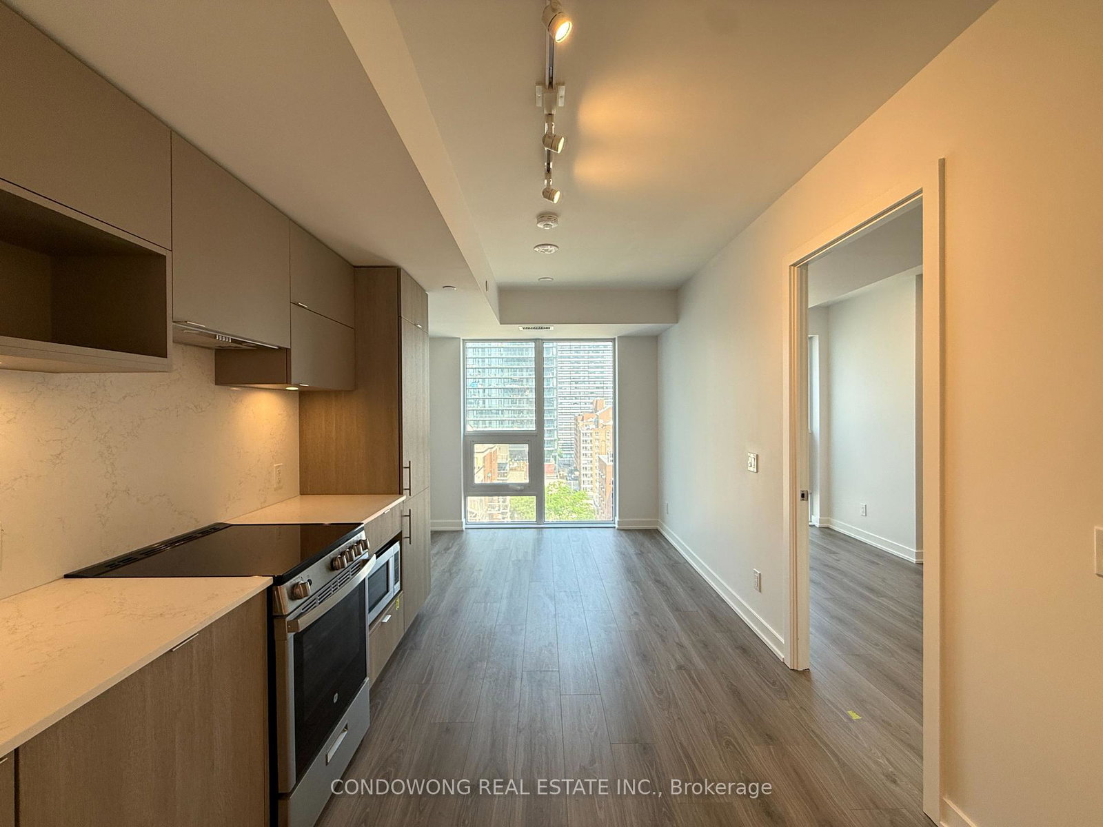 100-queen-street-e-toronto-ontario-c13422906