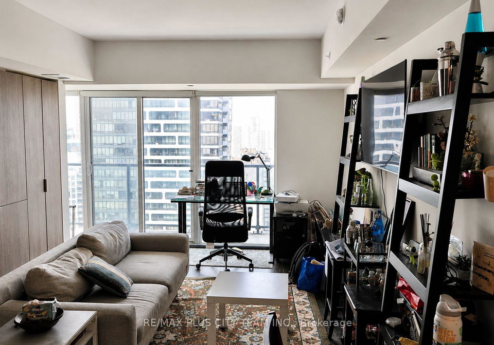 955-bay-street-toronto-ontario-c13422970