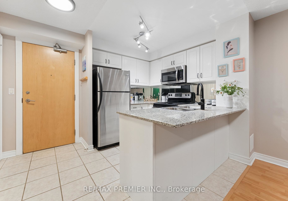 212-eglinton-avenue-e-toronto-ontario-c13423070