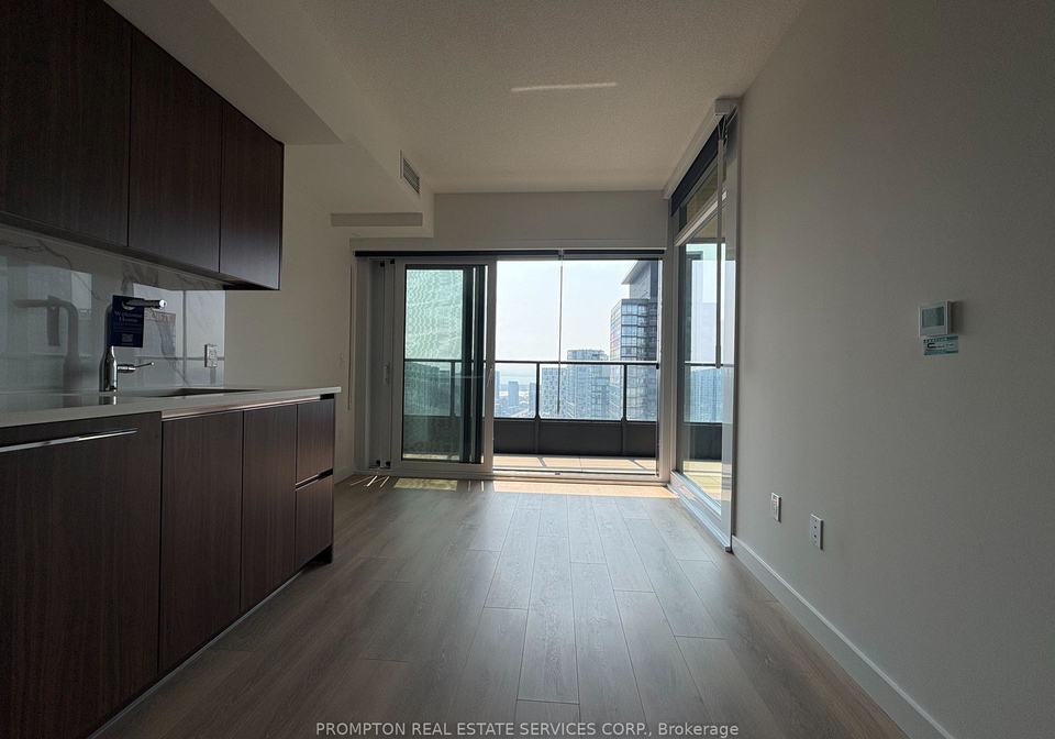 3-concord-cityplace-way-toronto-ontario-c13423108