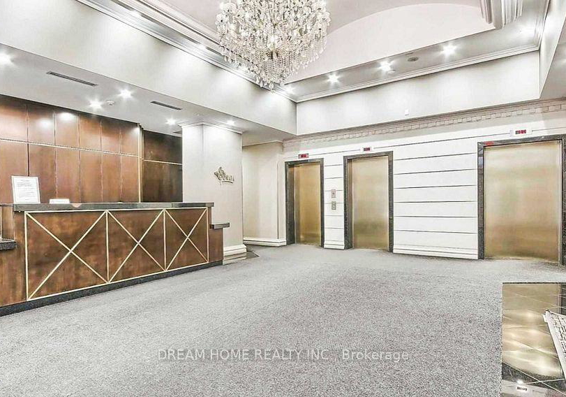 7-lorraine-drive-toronto-ontario-c13423144