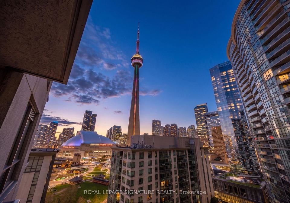 19-grand-trunk-crescent-toronto-ontario-c13423178