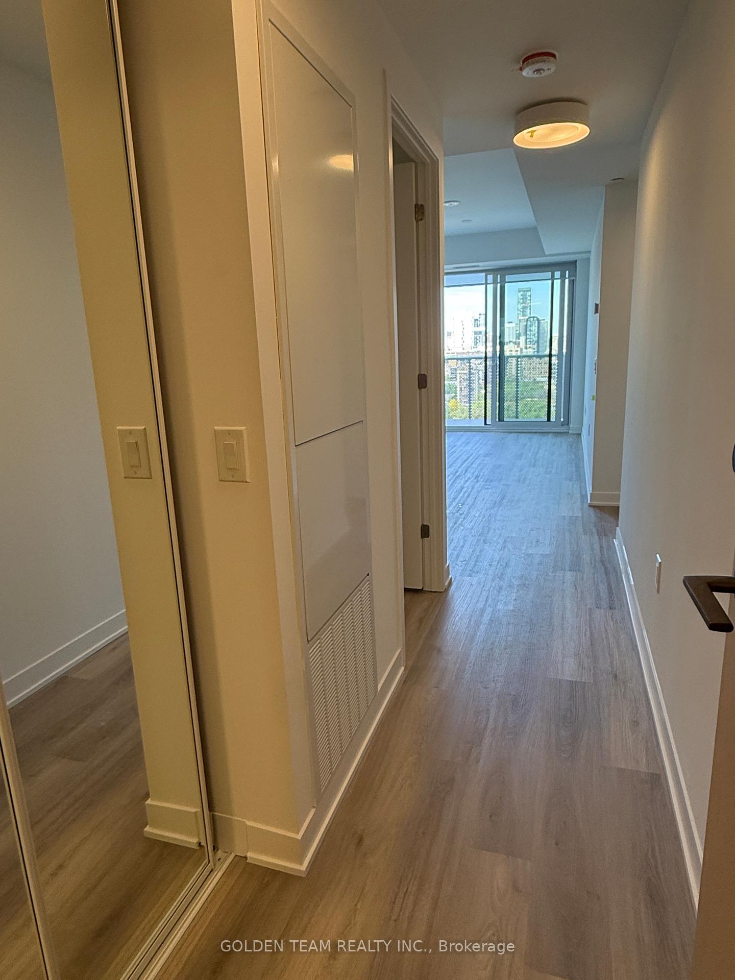 10-oak-street-toronto-ontario-c13423454
