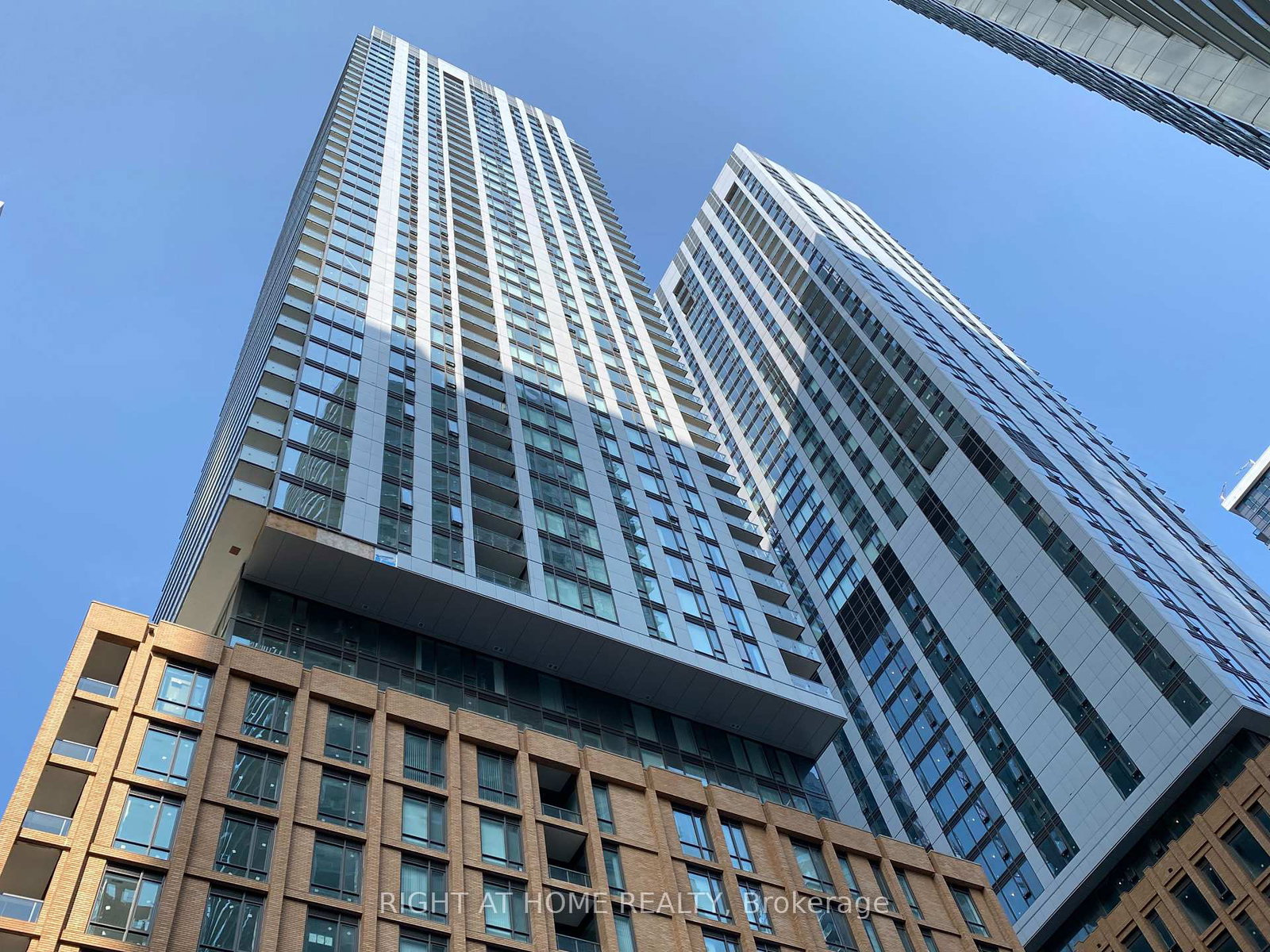 8-widmer-street-toronto-ontario-c13423470