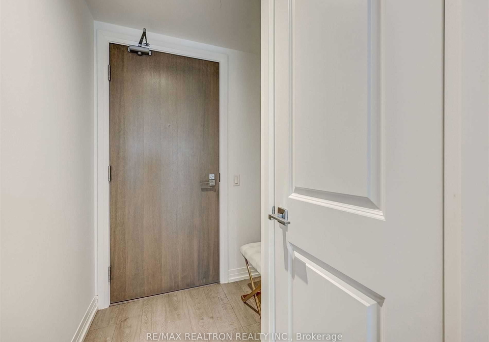 251-jarvis-street-toronto-ontario-c13423692