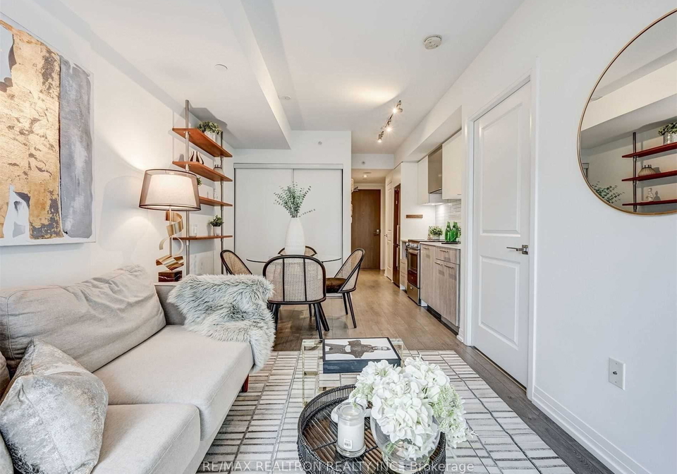 251-jarvis-street-toronto-ontario-c13423692