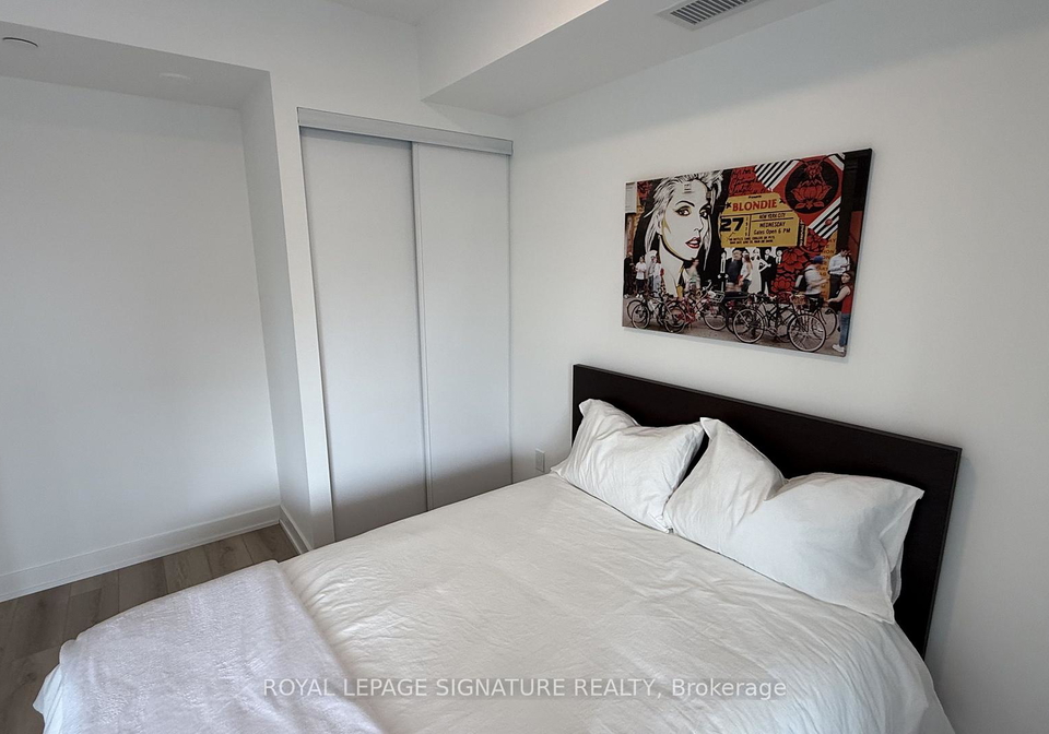 5-lakeview-avenue-toronto-ontario-c13424046