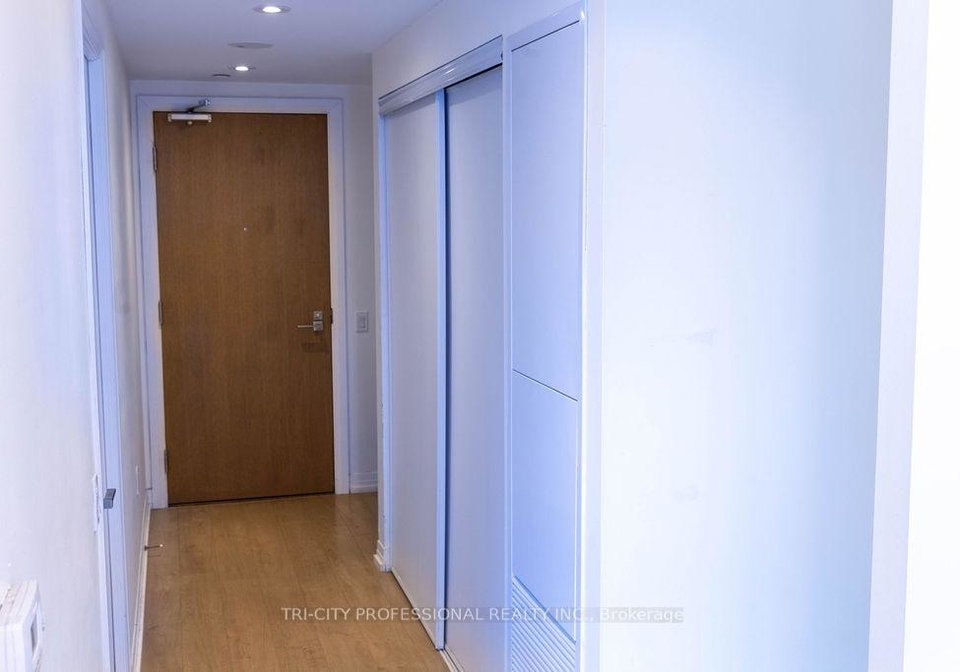 251-jarvis-street-toronto-ontario-c13424172
