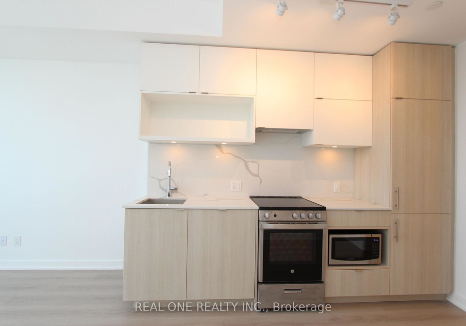 100-queen-street-e-toronto-ontario-c13424298
