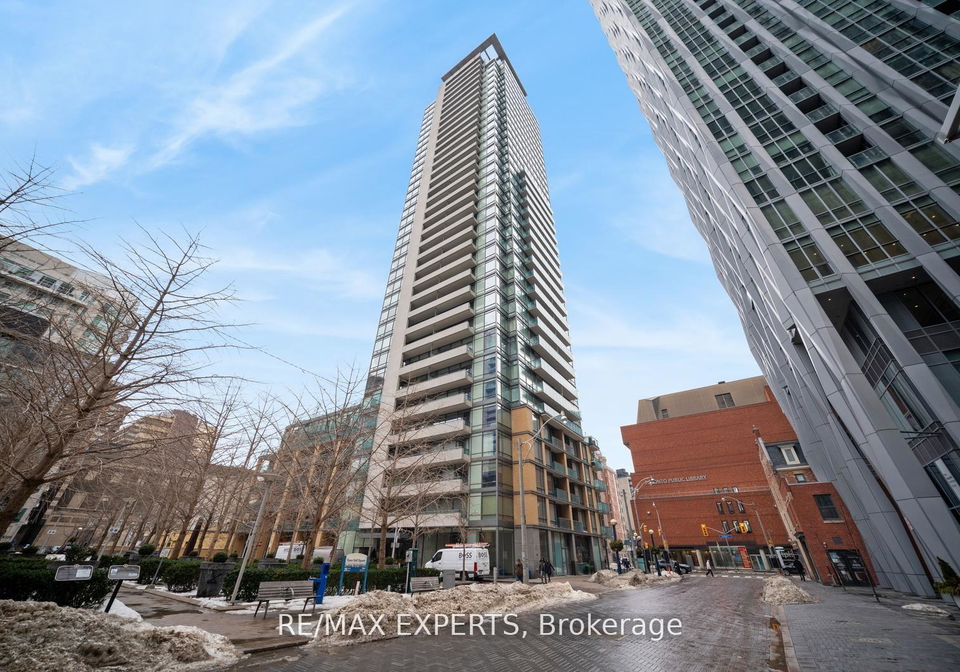 18-yorkville-avenue-s-toronto-ontario-c13424424