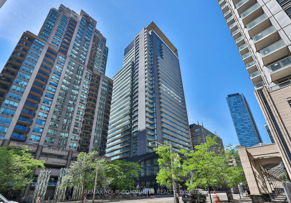 770-bay-street-toronto-ontario-c13424616