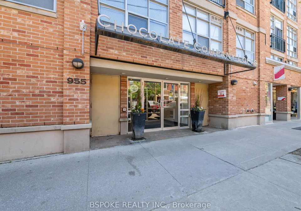 955-queen-street-w-toronto-ontario-c13424772
