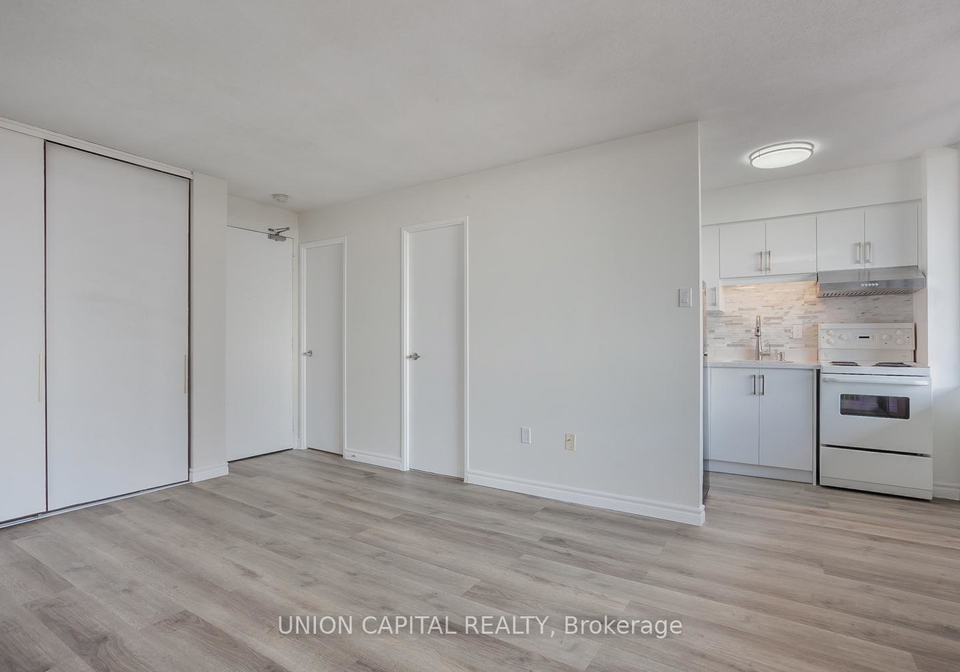 720-spadina-avenue-toronto-ontario-c13424850