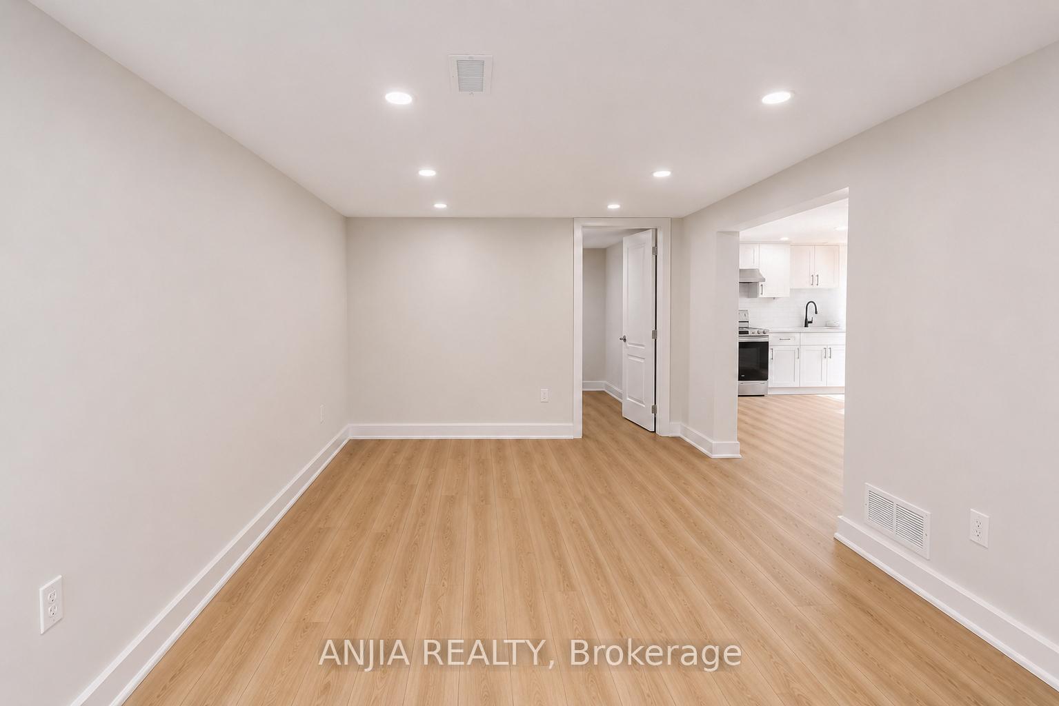 31-shippigan-crescent-north-york-ontario-c13424934