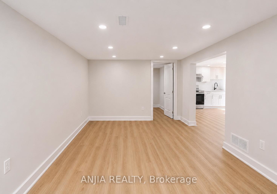 31-shippigan-crescent-north-york-ontario-c13424934
