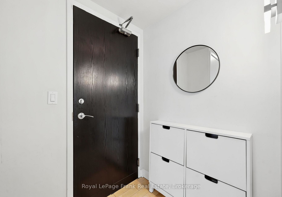 350-wellington-street-w-toronto-ontario-c13425310