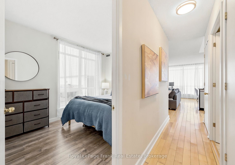 350-wellington-street-w-toronto-ontario-c13425310