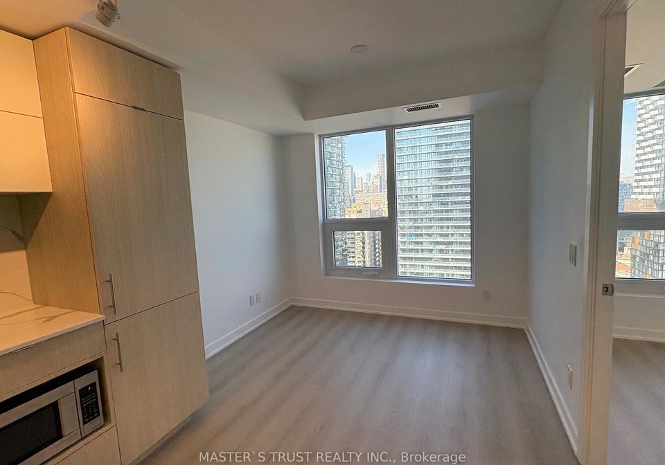 100-queen-street-e-toronto-ontario-c13425388