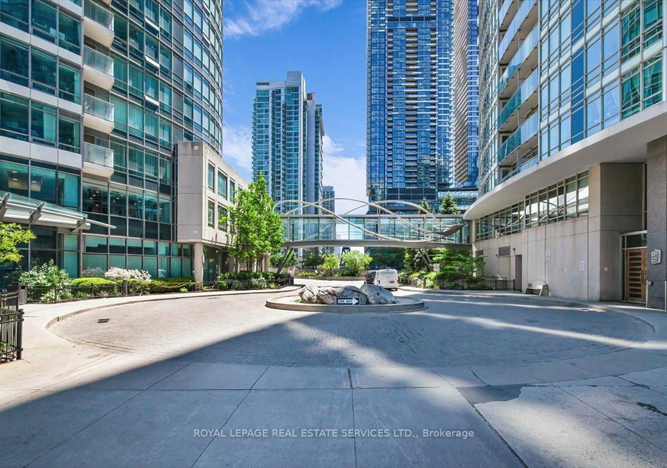 397-front-street-w-toronto-ontario-c13425400