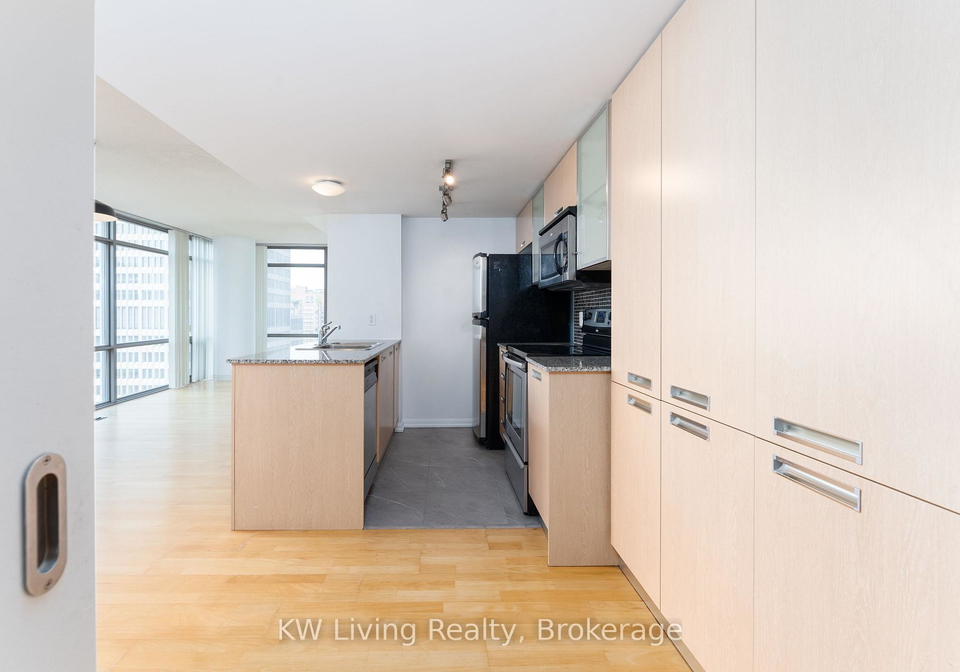 37-grosvenor-street-toronto-ontario-c13425424