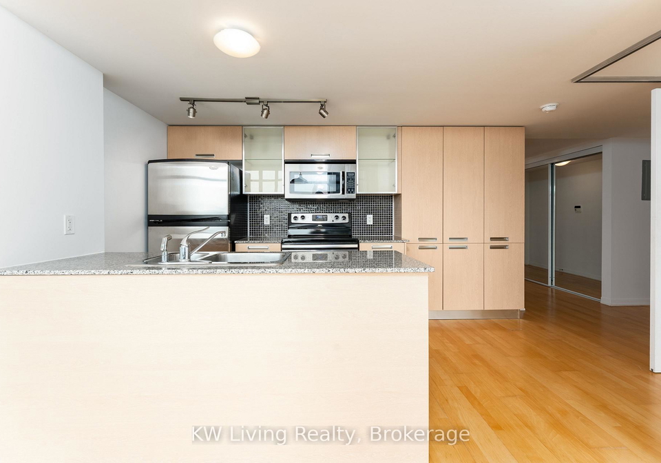 37-grosvenor-street-toronto-ontario-c13425424