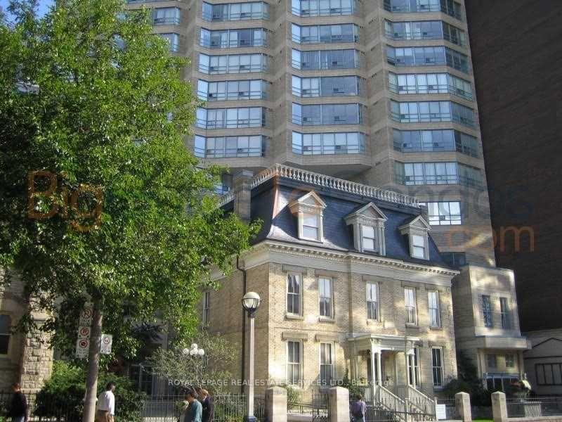 71-simcoe-street-toronto-ontario-c13425436