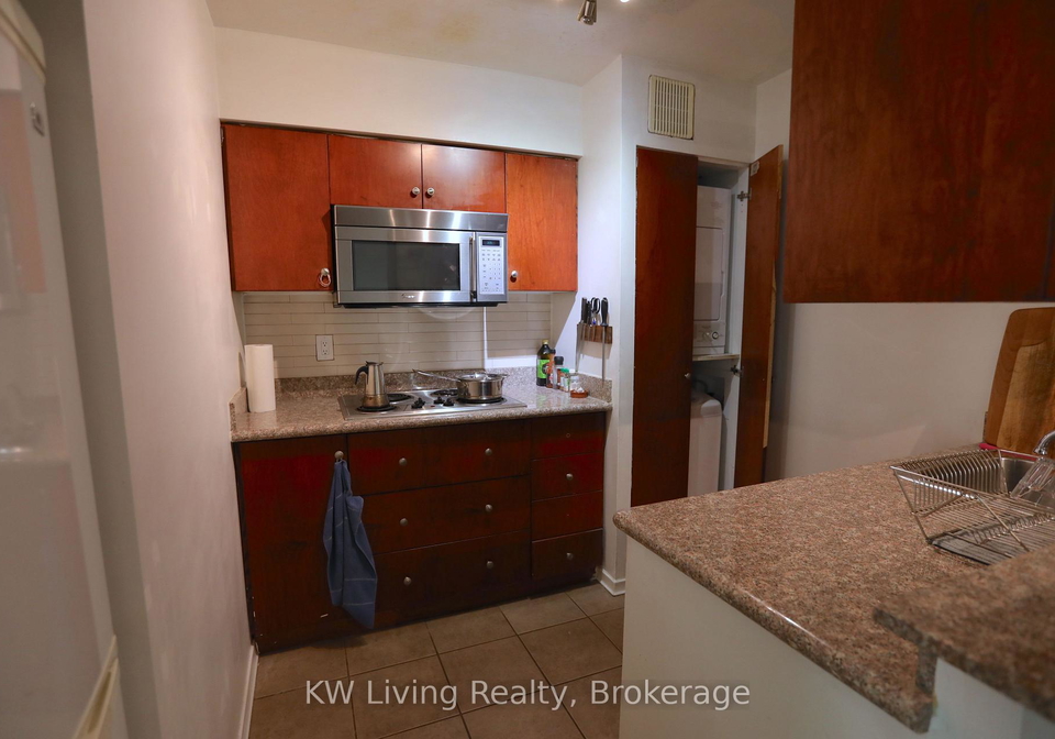 1055-bay-street-toronto-ontario-c13425618
