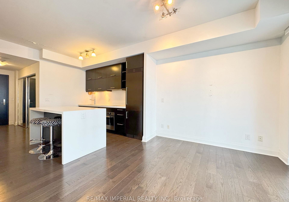 1080-bay-street-toronto-ontario-c13425694