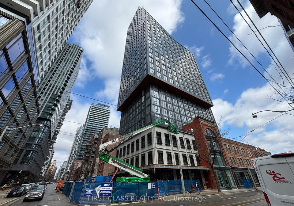 100-queen-street-e-toronto-ontario-c13425876
