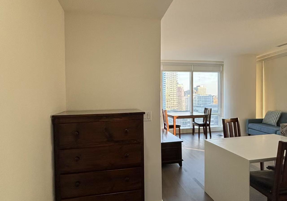 1-bloor-street-e-toronto-ontario-c13426336