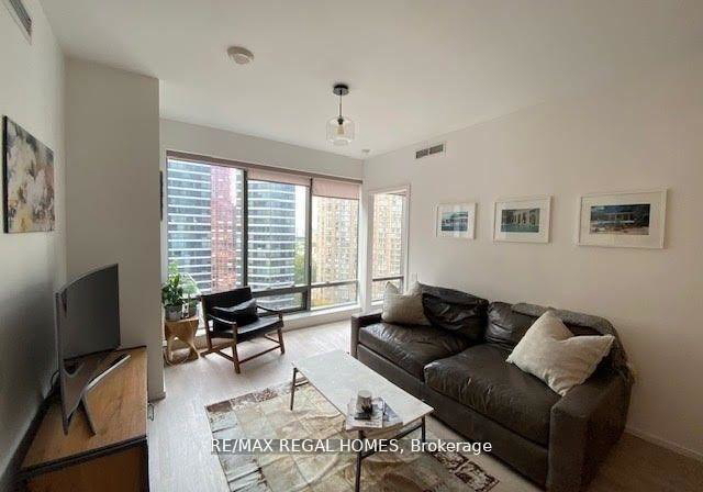 5-st-joseph-street-toronto-ontario-c13426470