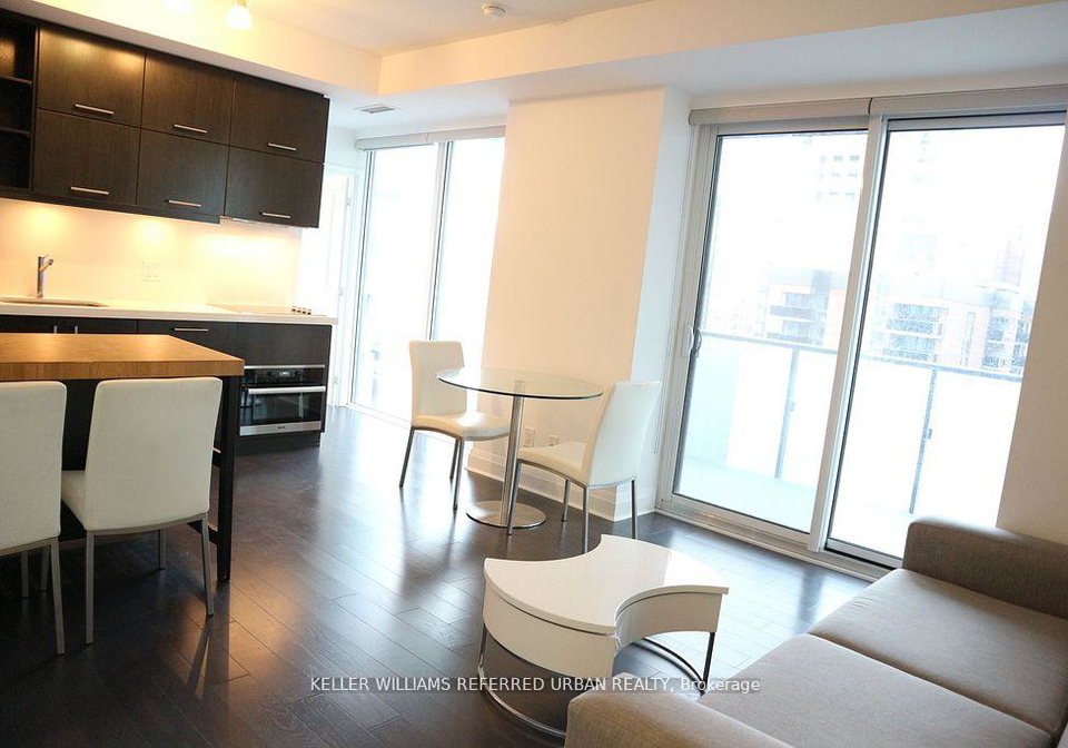 1080-bay-street-toronto-ontario-c13426474